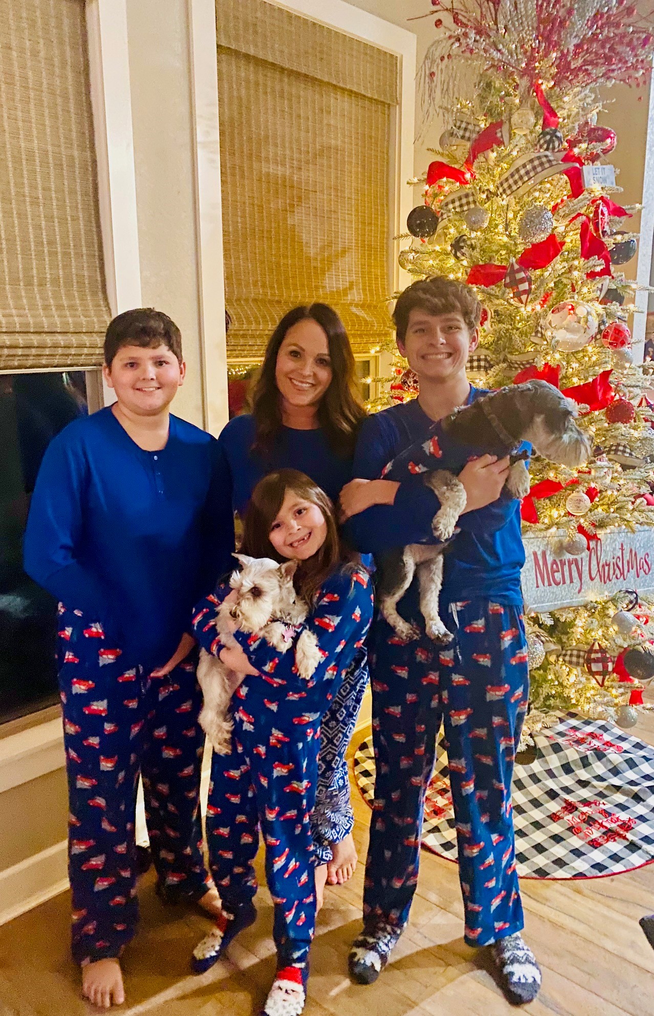 Brandi with her kids at Christmas